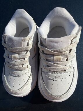 Nike Kids Light Beige/White Low-Top Sneakers